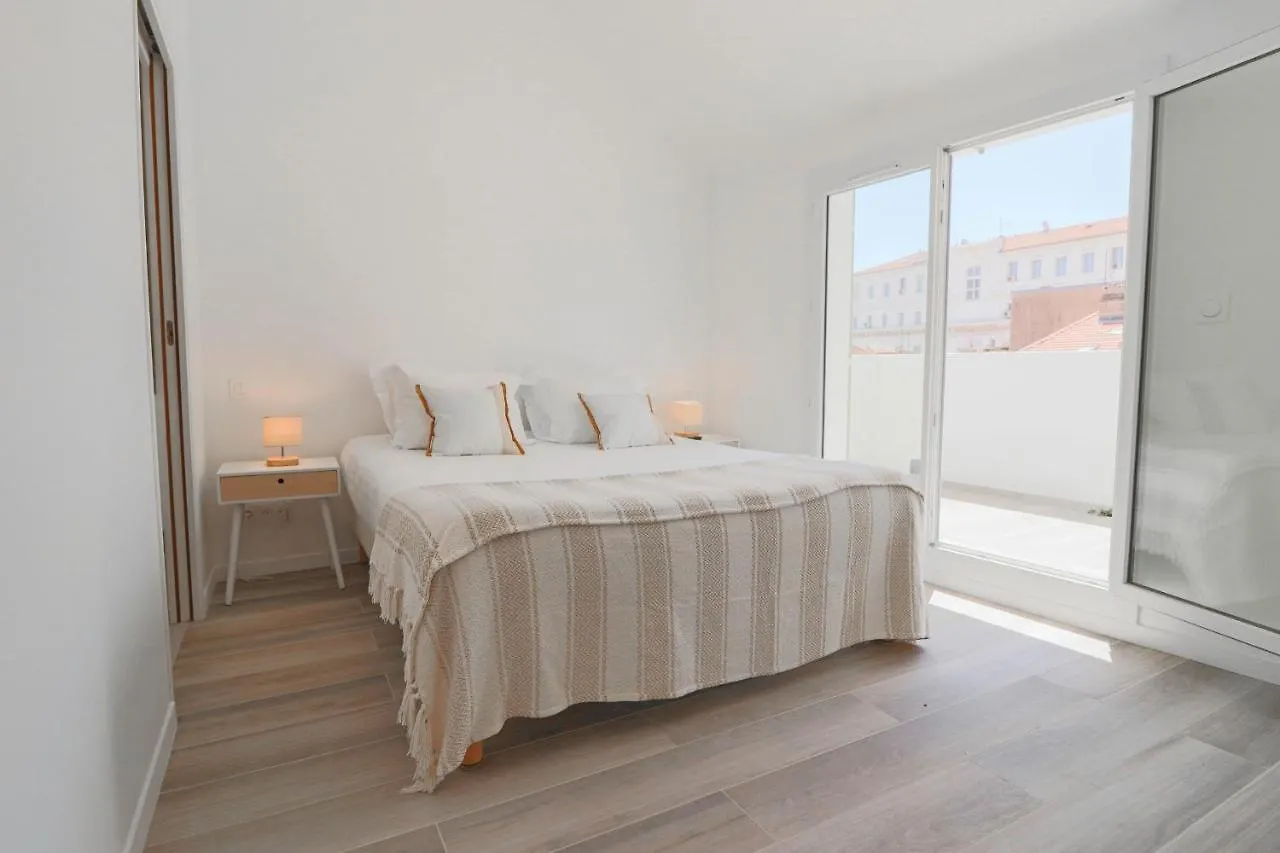 Meynadier Renovated Designer Apartment With Rooftop In Cannes