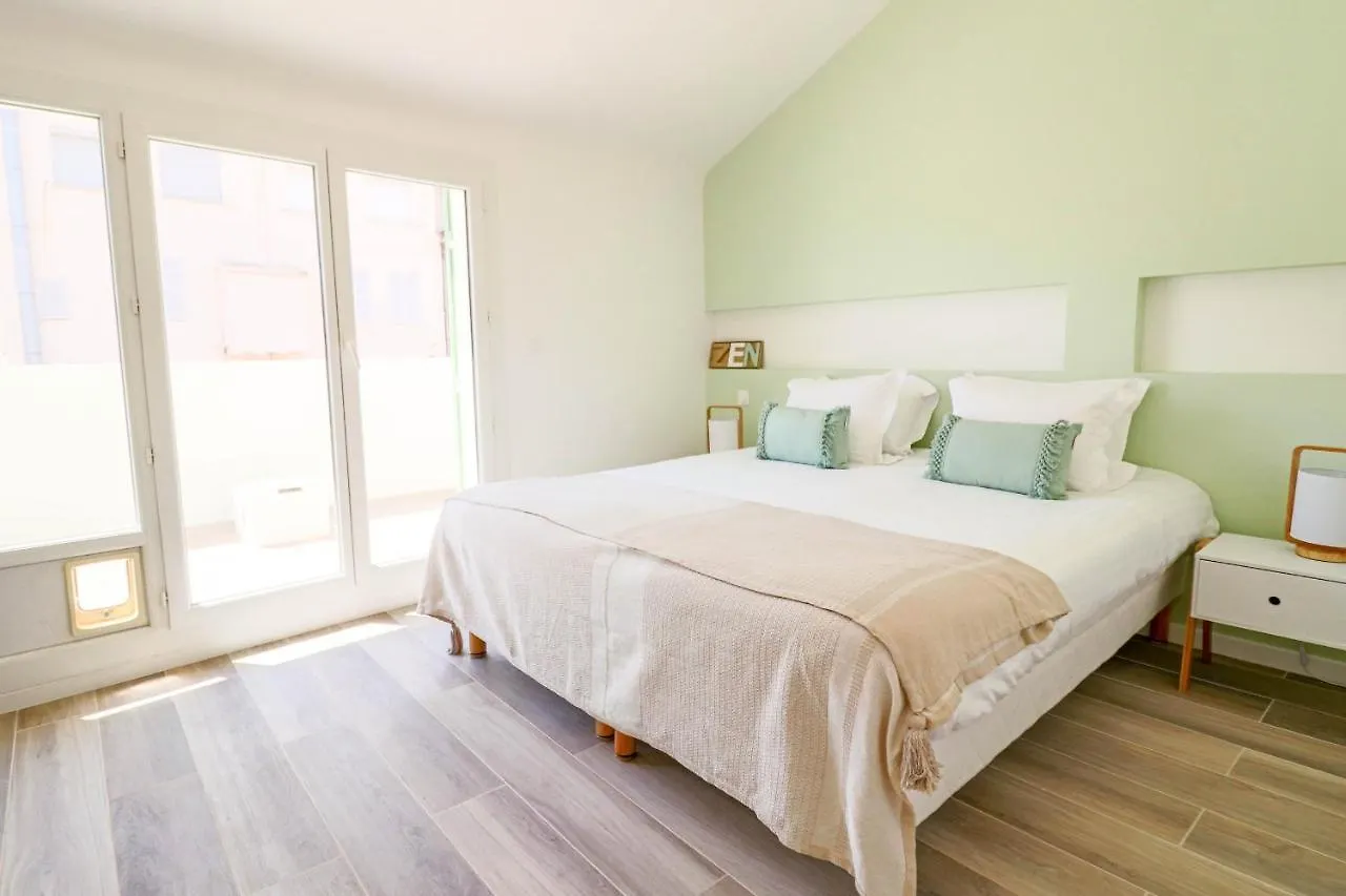 Meynadier Renovated Designer Apartment With Rooftop In Cannes France